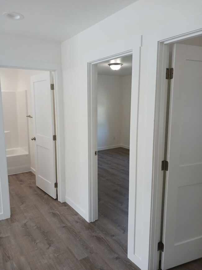 Building Photo - 3 bedroom, 2.5 bath in Downtown Ferndale