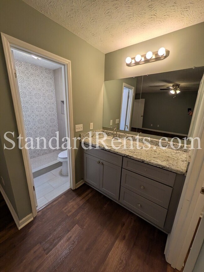 Building Photo - 8121 Winewood Way