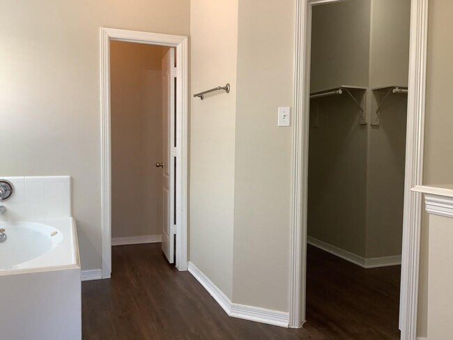 Building Photo - 5119 Westwood Pines Dr
