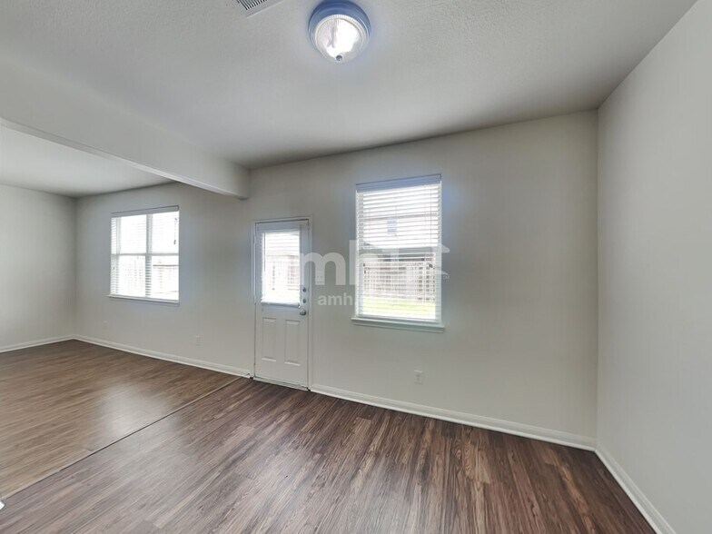 Building Photo - 10237 Tate Ct