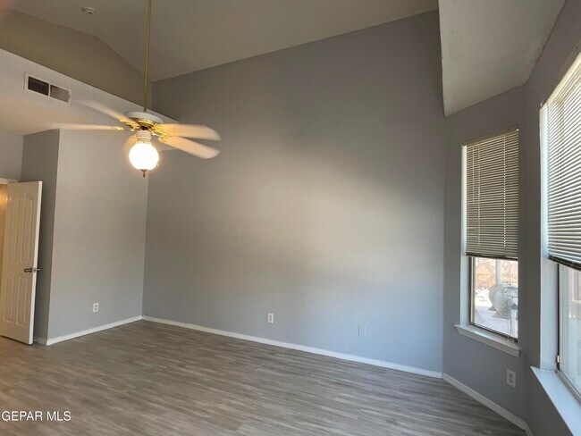 Building Photo - 3701 Trina Pl