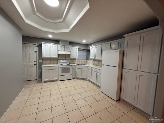 Building Photo - 2223 Moonlight Ln