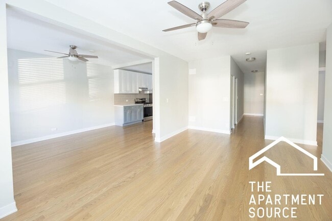 Building Photo - 4841 N Wolcott Ave