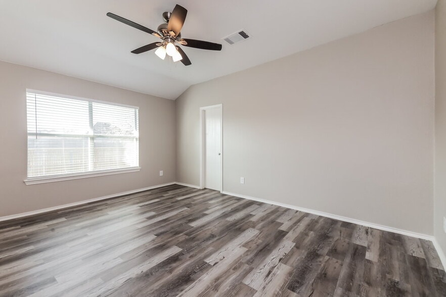 Building Photo - 7713 Dockside Dr