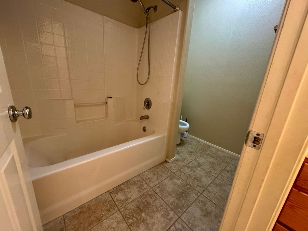 Building Photo - 3906 Rill Ct