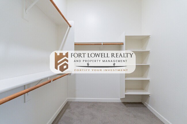 Building Photo - 3 Bedroom, 2 Bath Home near South Mountain!!