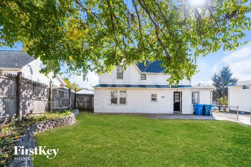 Building Photo - 929 Wachtel Ave