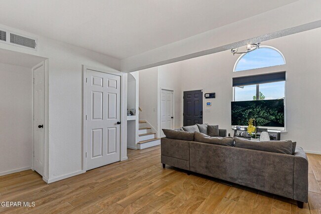 Building Photo - 3936 Tierra Arena Dr