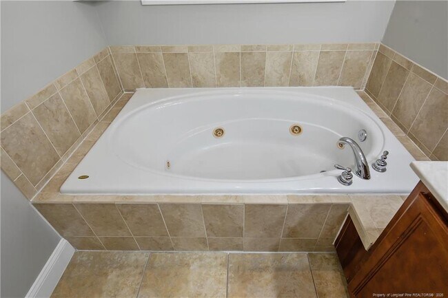 Building Photo - 147 Lamplighter Way