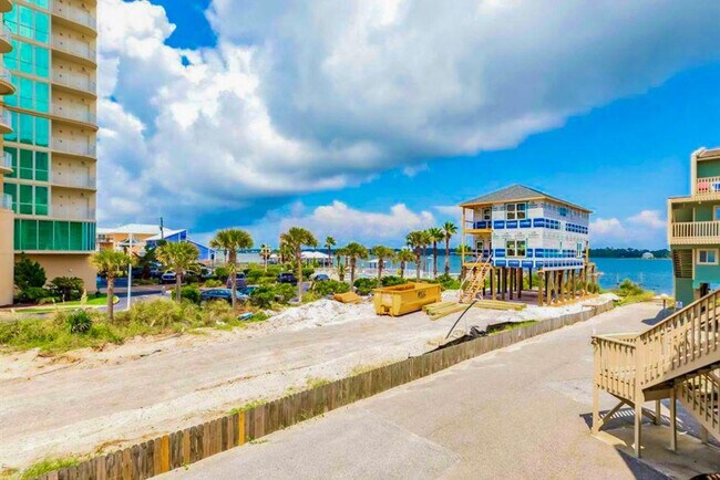 Building Photo - 1988 W Beach Blvd