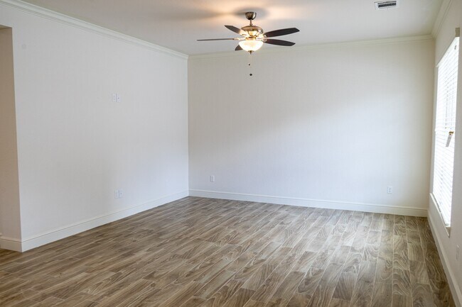 Building Photo - 2548 Appian Wy