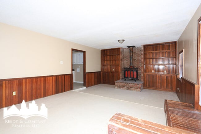 Building Photo - 5087 Breckenwood Dr