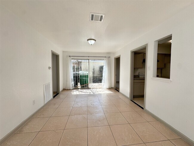 Building Photo - 4431 Yupon Ridge Dr