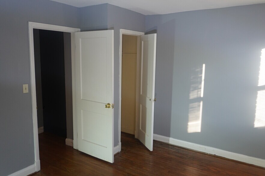 Building Photo - 3811 Lyndale Ave