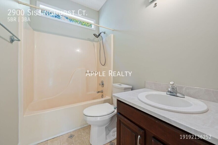 Building Photo - 2900 Sissinghurst Ct