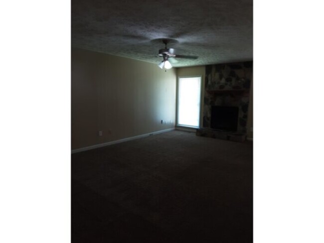 Building Photo - 870 Santiato Dr