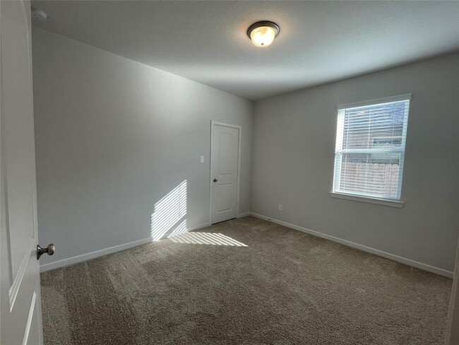 Building Photo - 9122 Brixham Dr