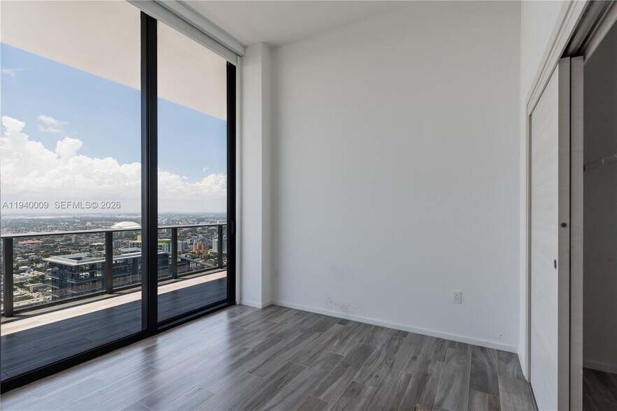 Building Photo - 801 S Miami Ave