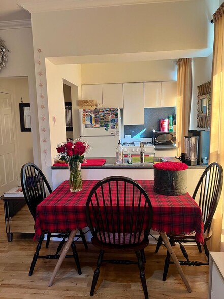 Building Photo - 221 E 50th St