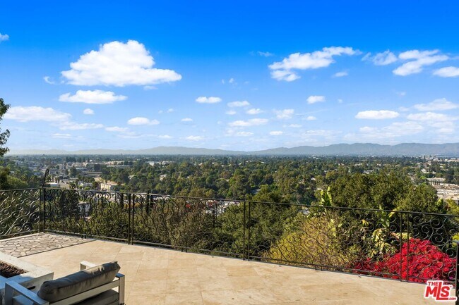 Building Photo - 3782 Berry Dr