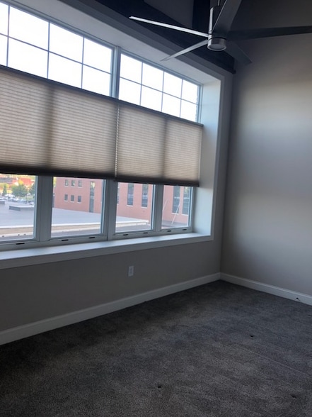 Building Photo - 373 Spencer St