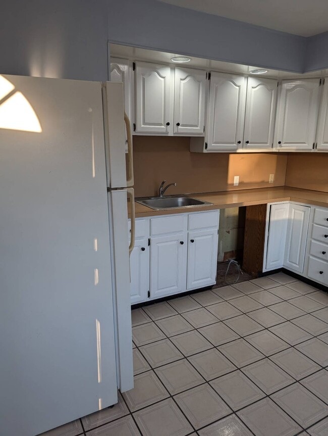 Building Photo - 132 Avondale Dr