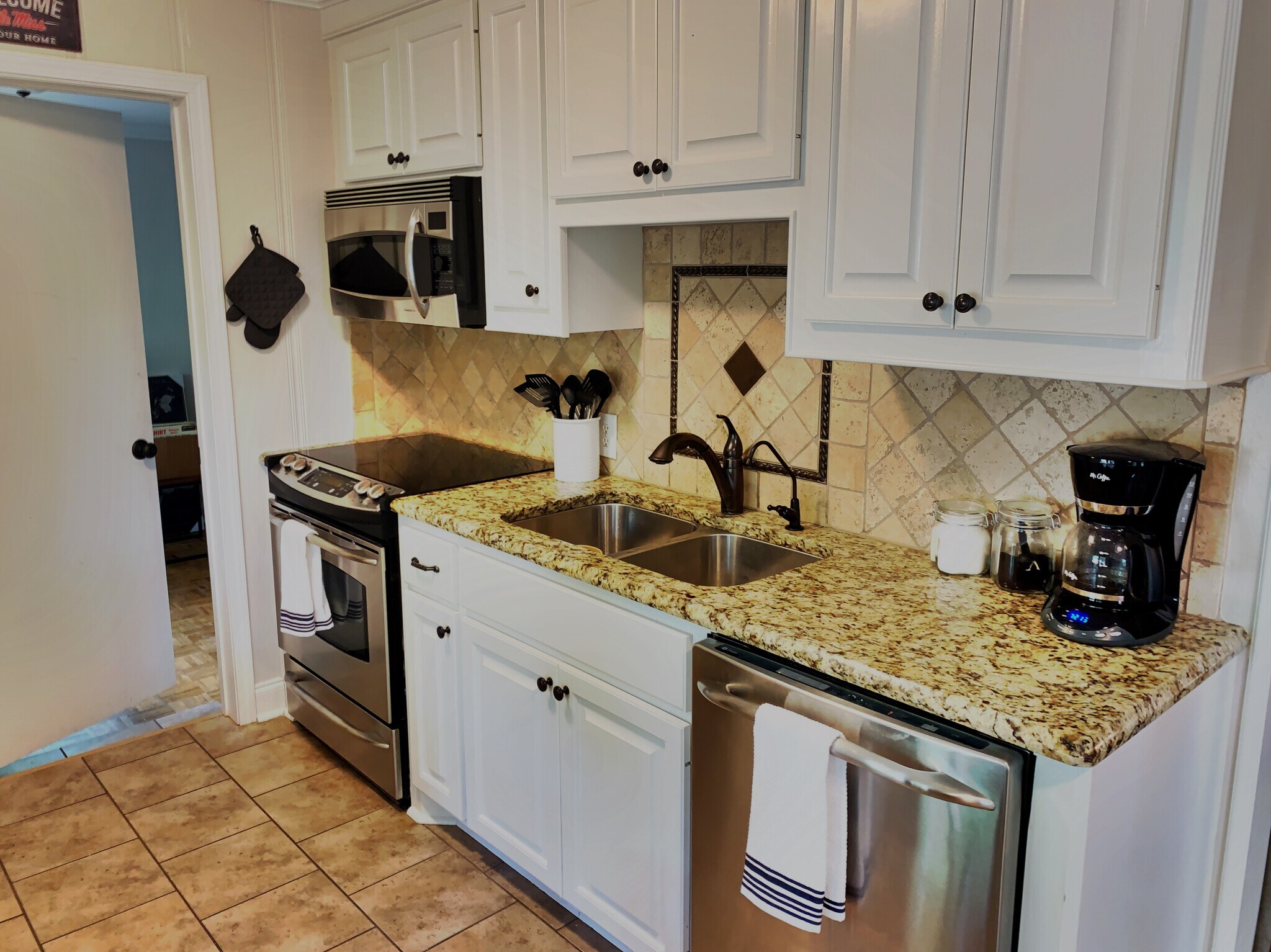 Building Photo - 1609 Pierce Avenue Ext