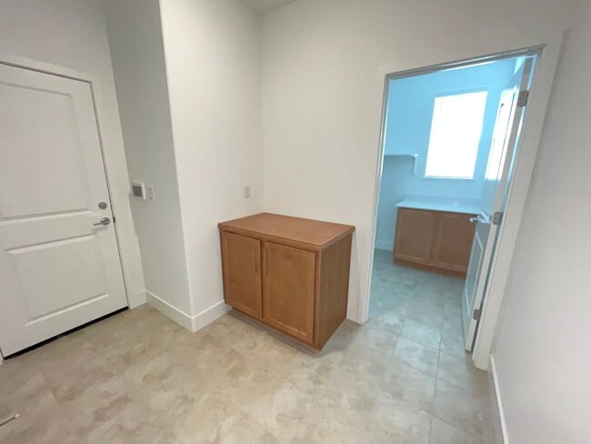 Building Photo - 4 BR, 2.5 Ba, 2262SF, Single Story, Solar ...