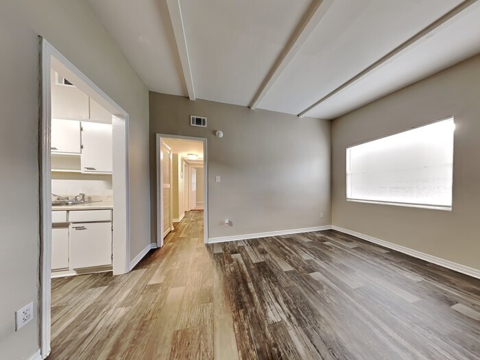 Building Photo - 10567 Dove Ln
