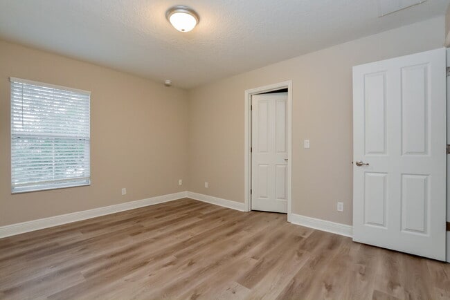 Building Photo - 1129 Aqua Ln