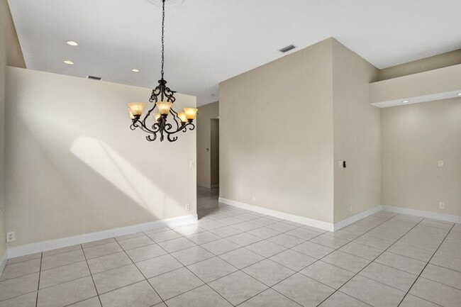 Building Photo - 16658 La Mesa Dr