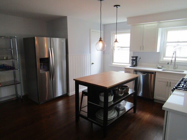 Building Photo - 48 Beach Ave