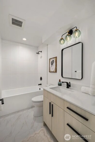 Building Photo - 528 N 72nd St