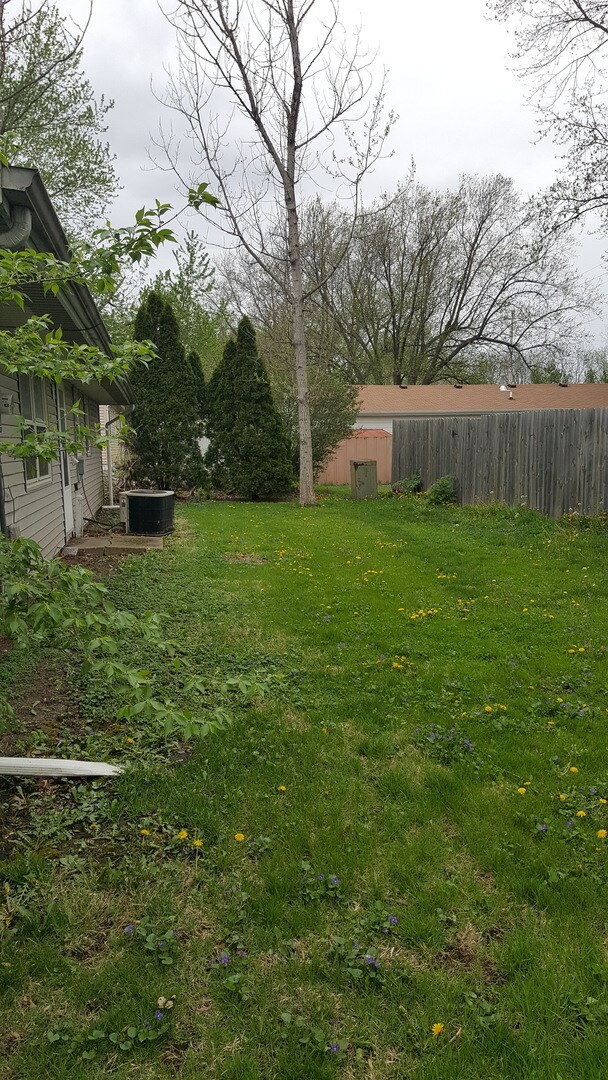 Building Photo - 3bed/1bath in Kenwood neighborhood