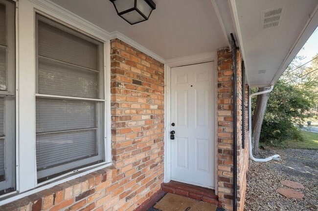 Building Photo - 2229 S Milledge Ave