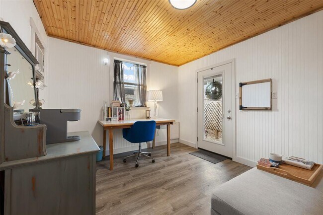 Building Photo - 117 Shady Oak Dr