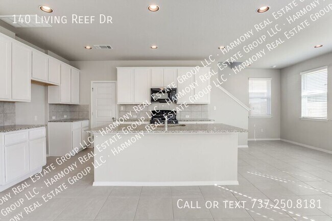 Building Photo - 140 Living Reef Dr