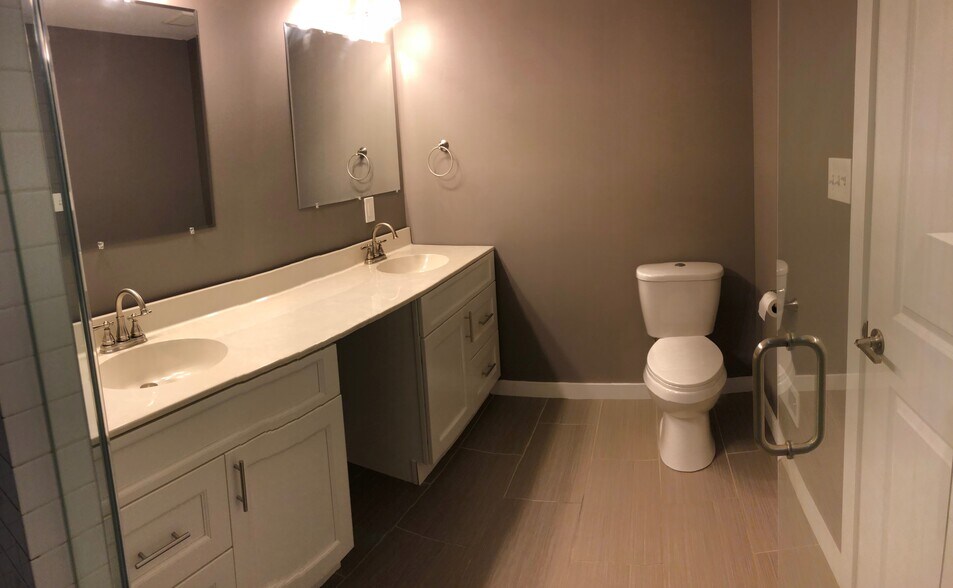 2nd Level Bathroom - 1806 Frankford Ave