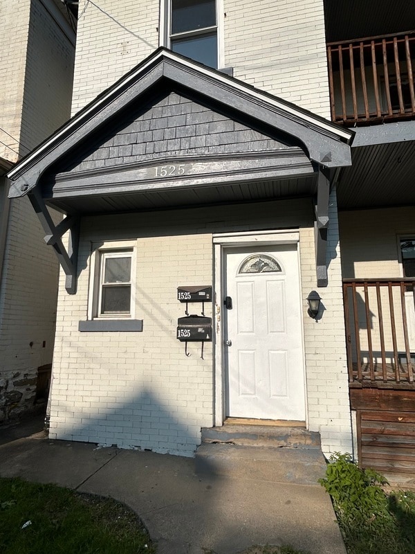 Building Photo - 1525 Alton St