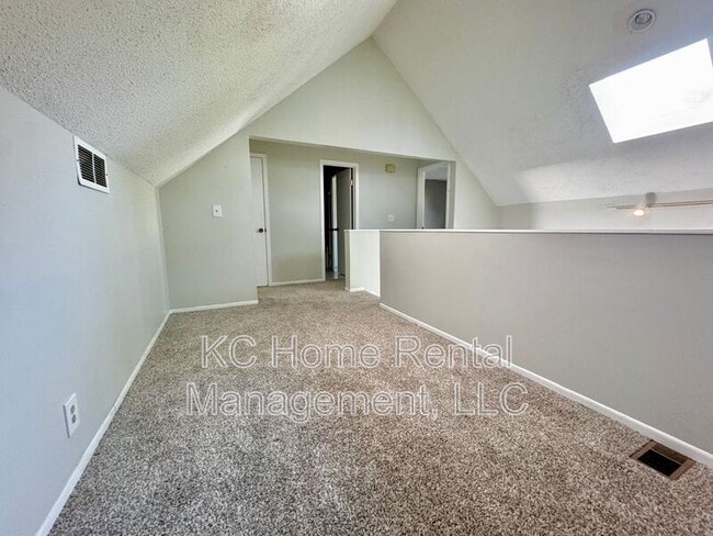 Building Photo - 8592 Perry Ln