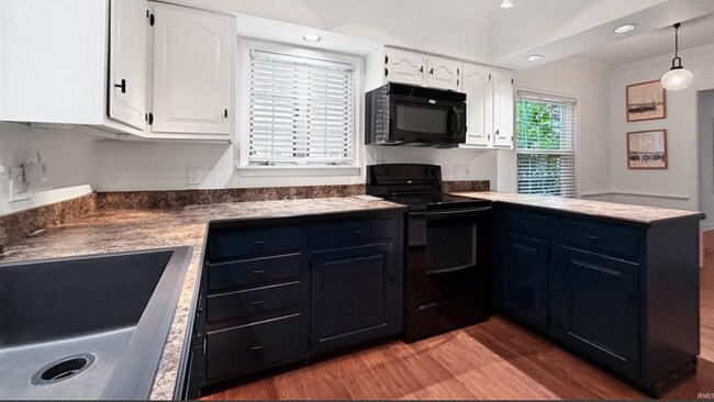 Building Photo - 1825 Bellemeade Ave