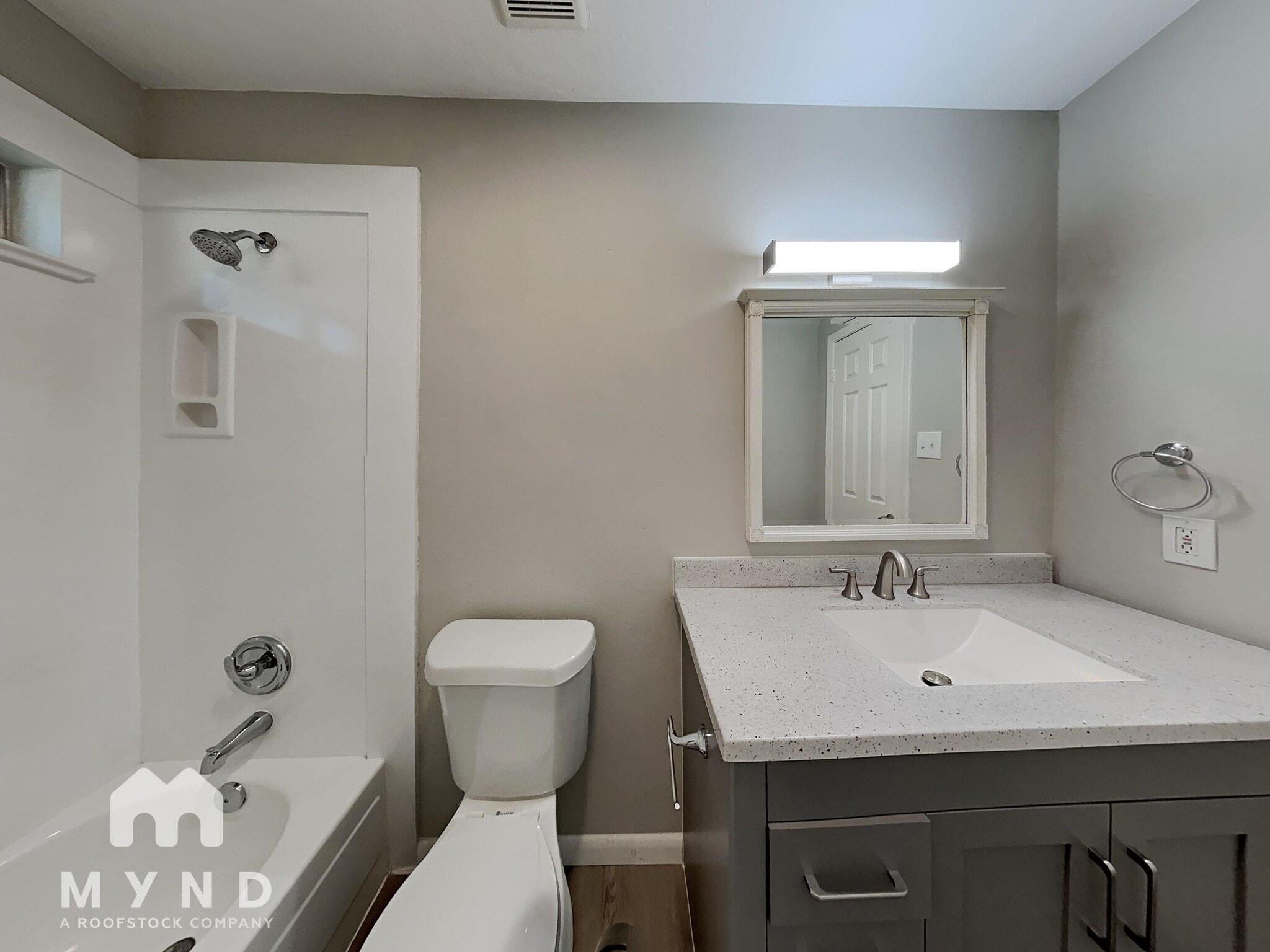 Building Photo - 10631 Plum Lake Dr