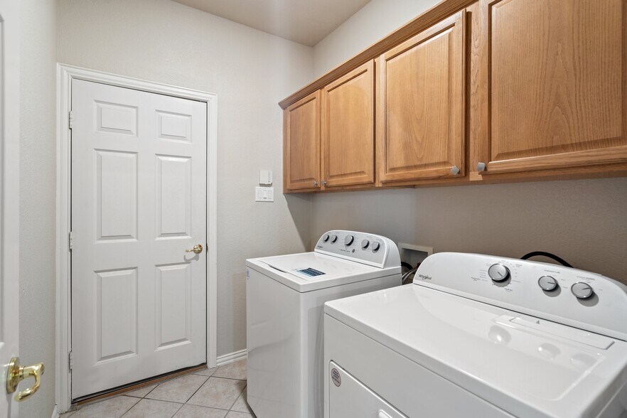 Building Photo - 107 Loda Ct