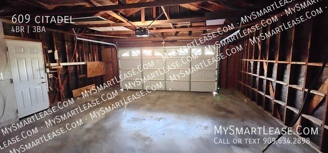 Building Photo - 609 citadel-