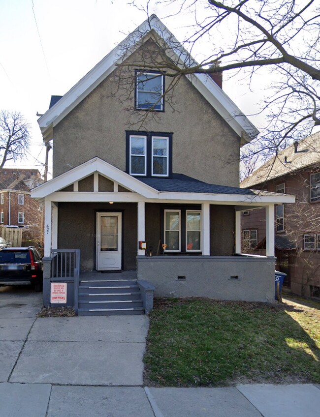 Primary Photo - 627 S Division St