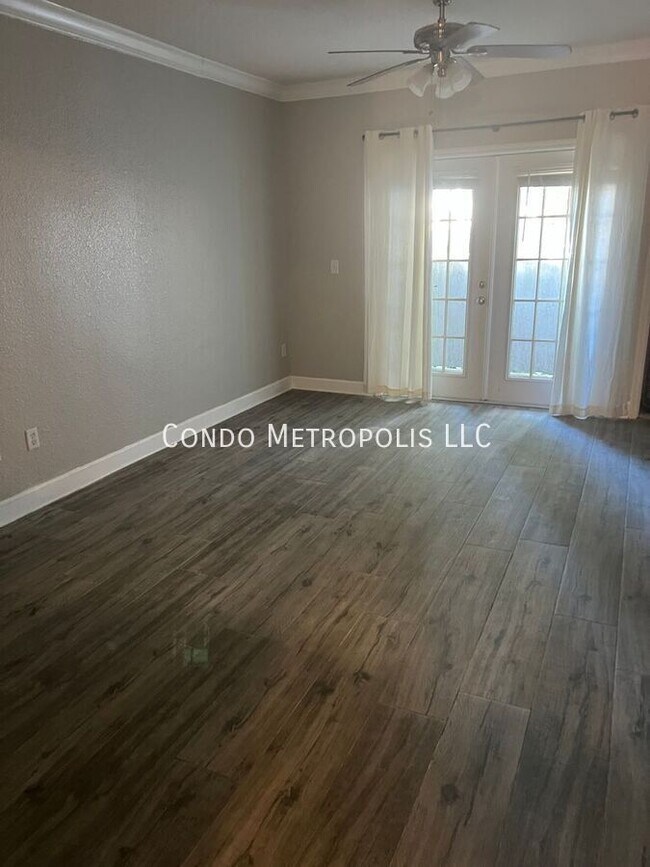 Building Photo - 304 E South St