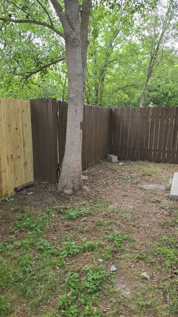 Building Photo - Charming 2/1-Bed/bath Home in Downtown Manor