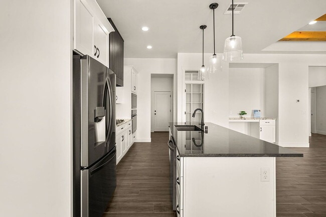 Building Photo - Single Family Home