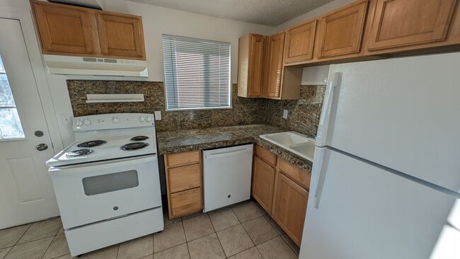 Building Photo - Single level in Sherwood