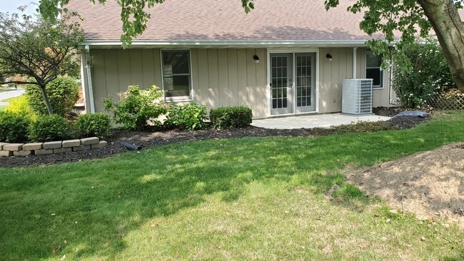 Building Photo - 1593 Plainfield Dr